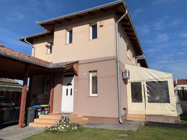 Airport Road/Repter Koezeli Haz Privat Parkoloval Apartment Budapest Exterior photo