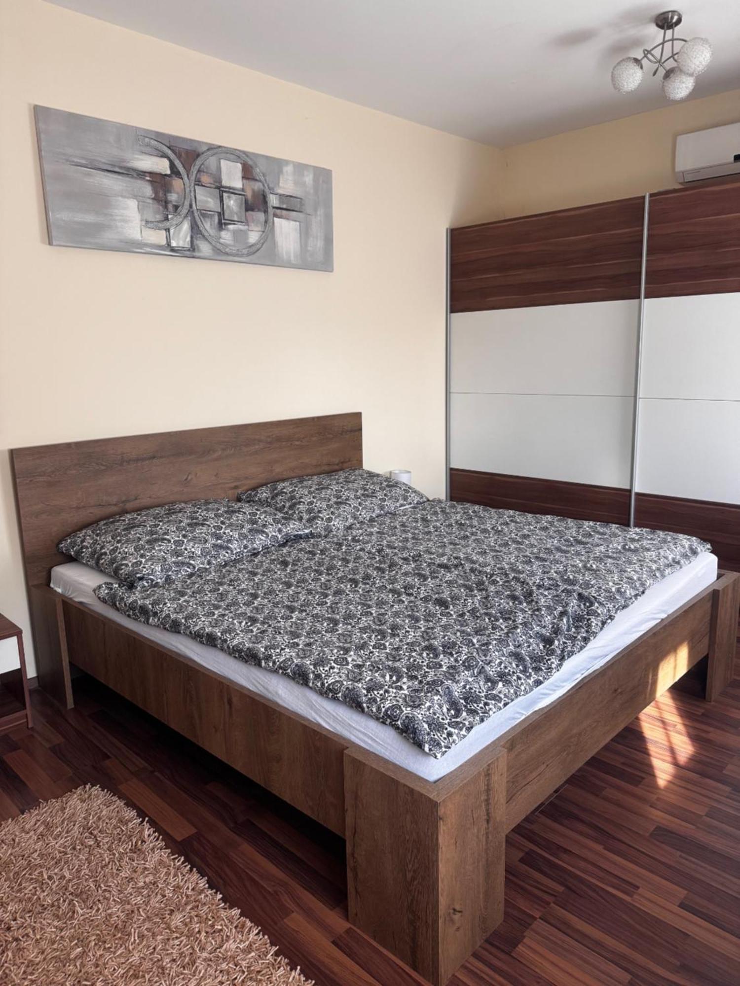 Airport Road/Repter Koezeli Haz Privat Parkoloval Apartment Budapest Exterior photo